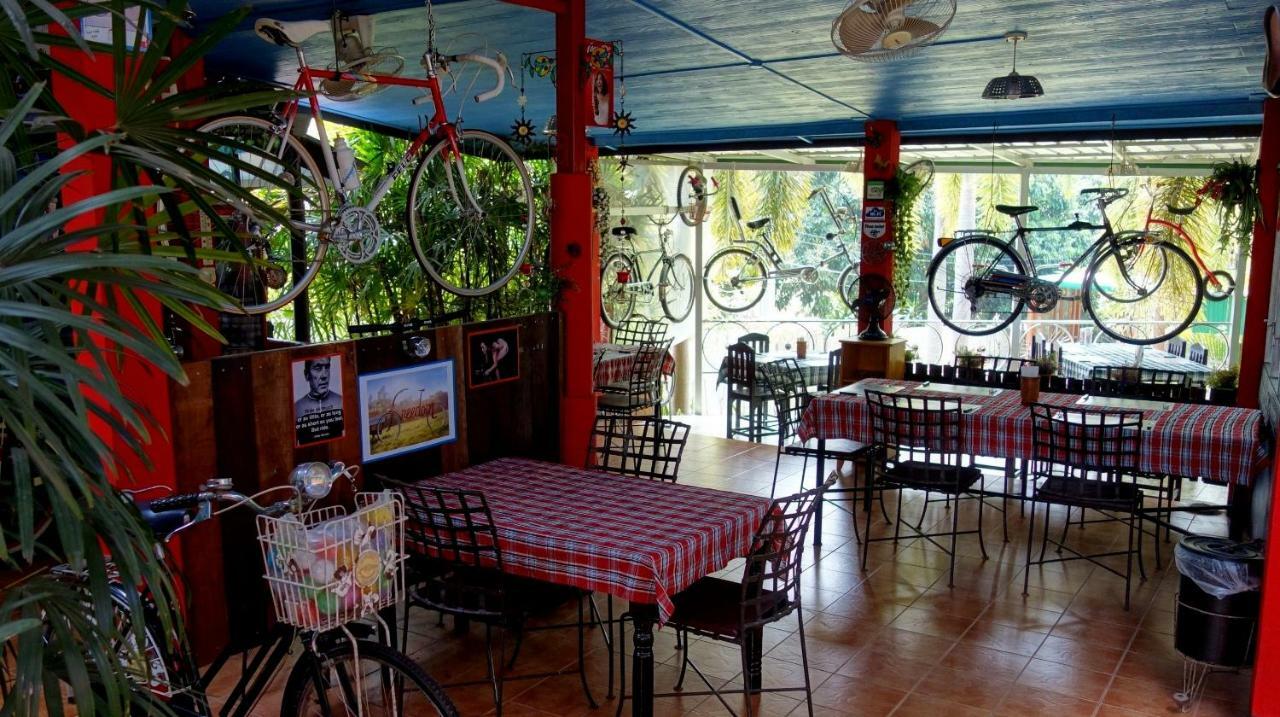 Swiss Ticino Guesthouse & Restaurant แม่วาง ภายนอก รูปภาพ